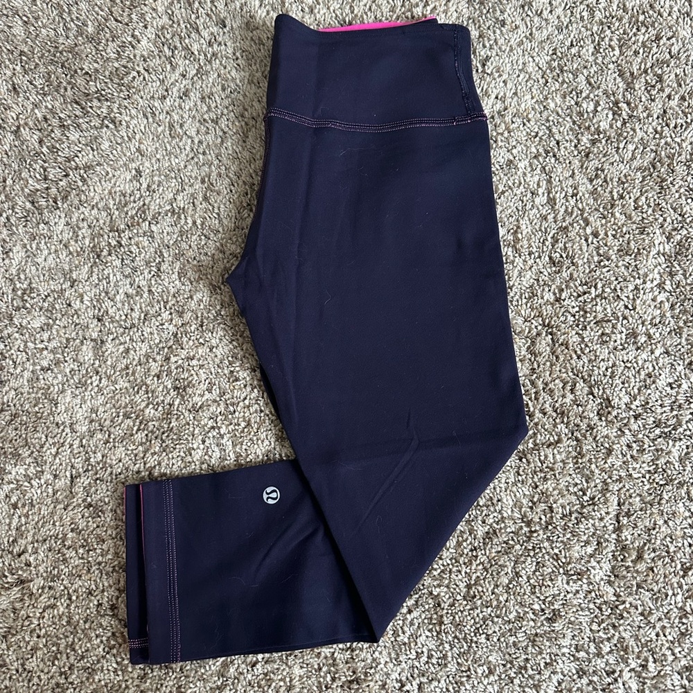 Lululemon reversible capri leggings